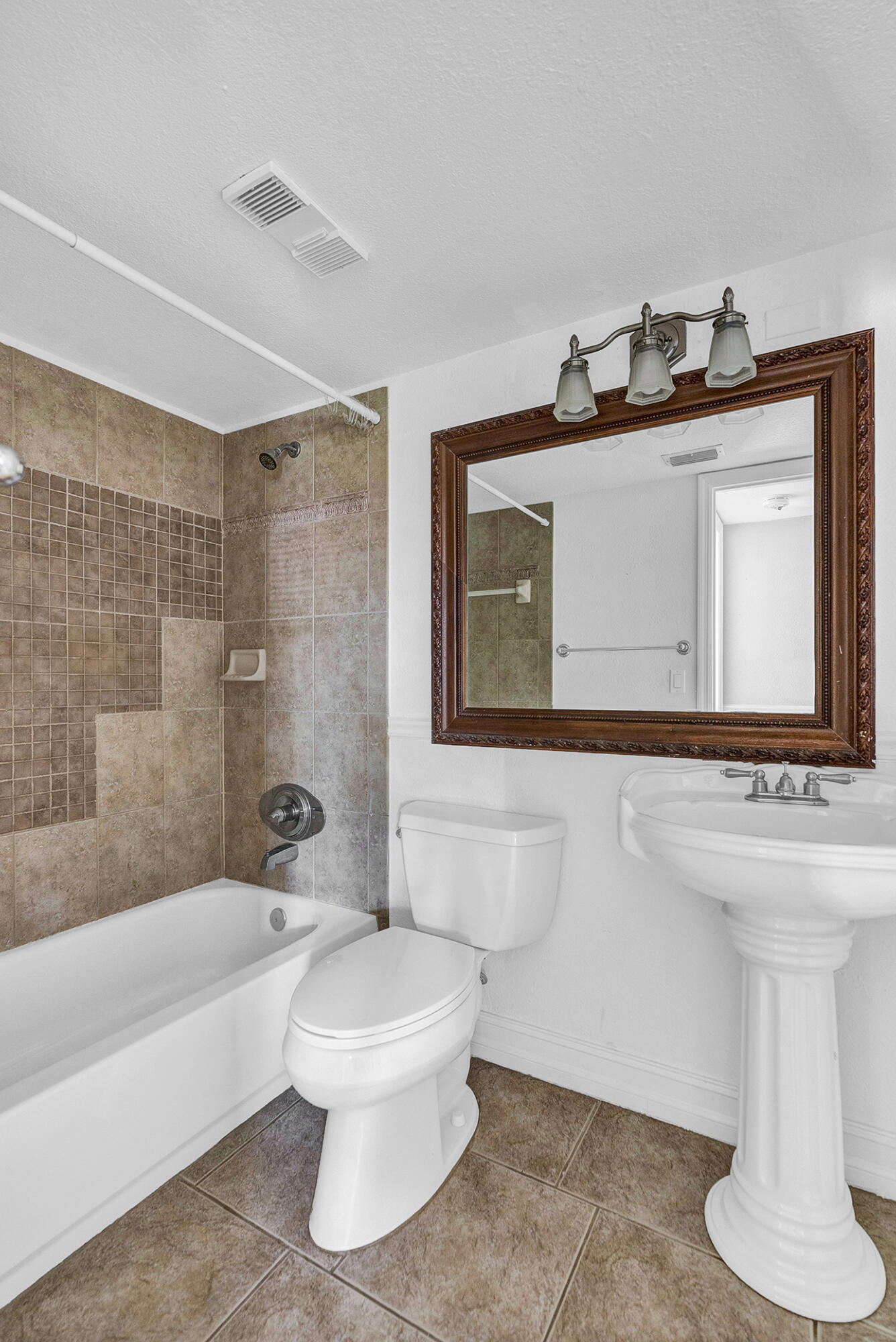 21895 Lake Forest Circle, Unit 201 Boca Raton, FL 33433 - Photo 14 of 44 DSC09935_6_7