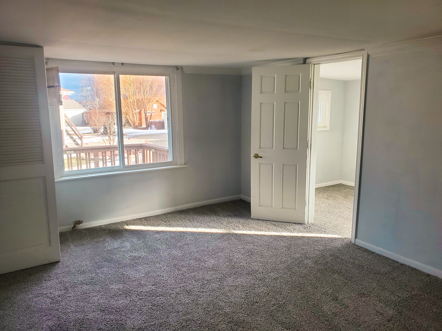 185 Eagle Point Road Fox Lake, IL 60020 - Photo 29 of 42 an empty room with windows