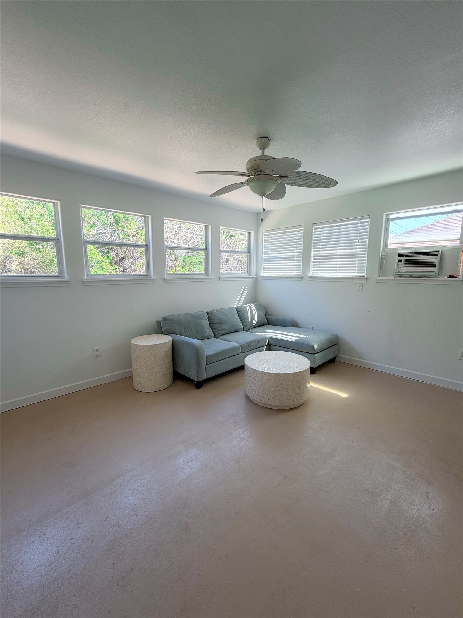 430 Summit Ridge Drive North Point Venture, TX 78645 - Photo 21 of 39 View of sunroom / solarium