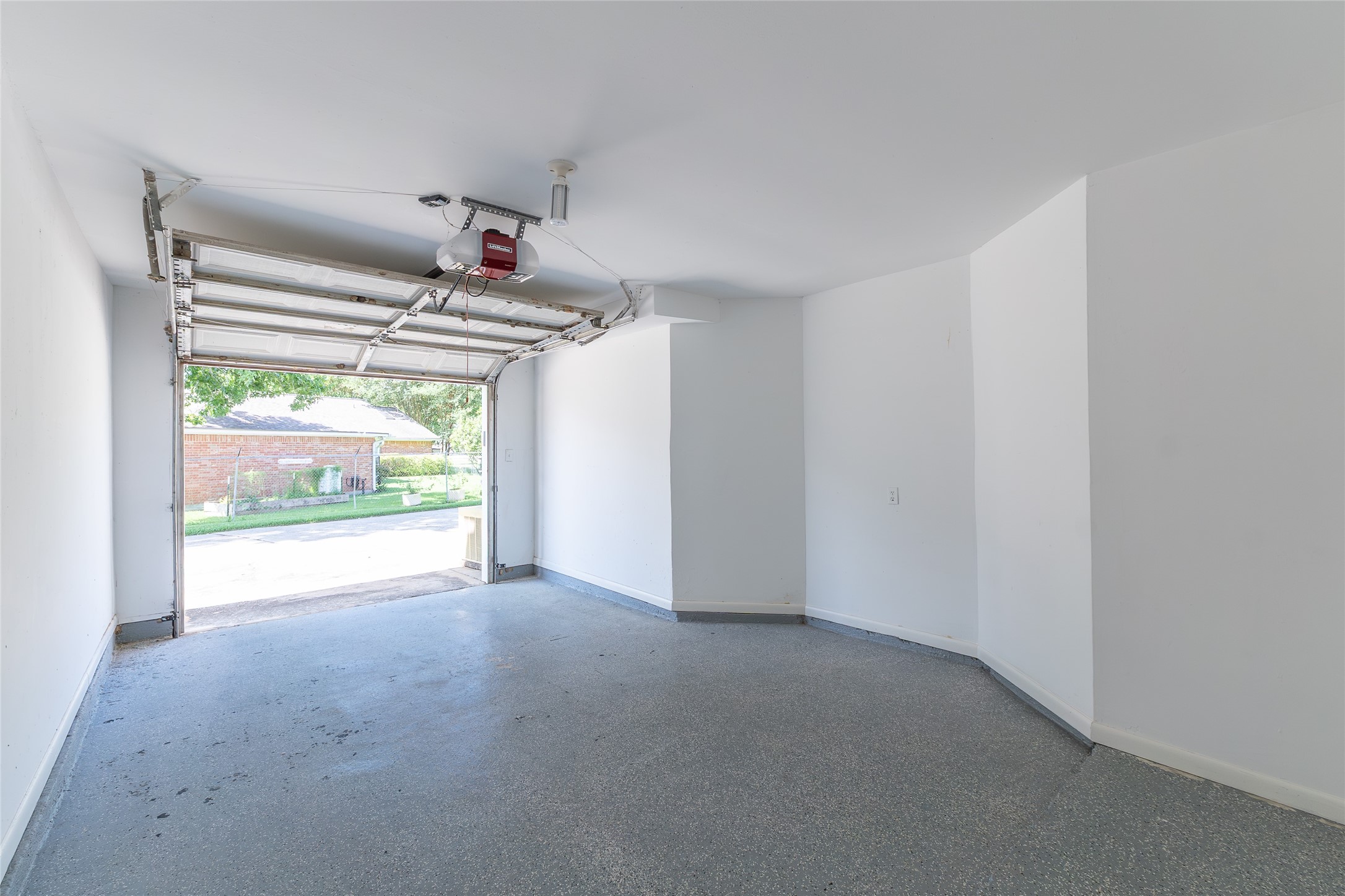 38 Regency Point Montgomery, TX 77356 - Photo 33 of 49 garage looking out
