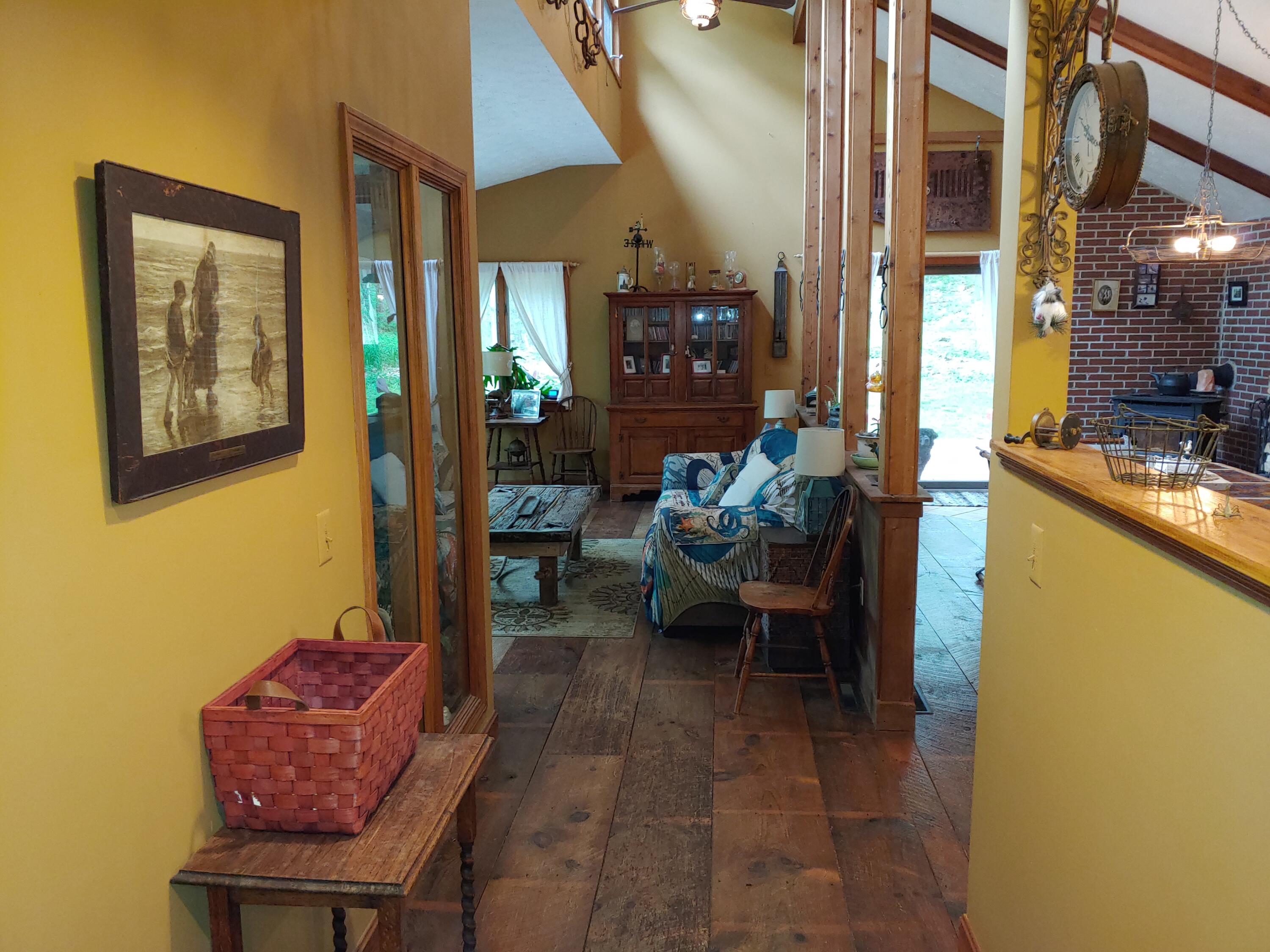 194 Shore Road Cape Neddick, ME 03902 - Photo 33 of 59 Hallway