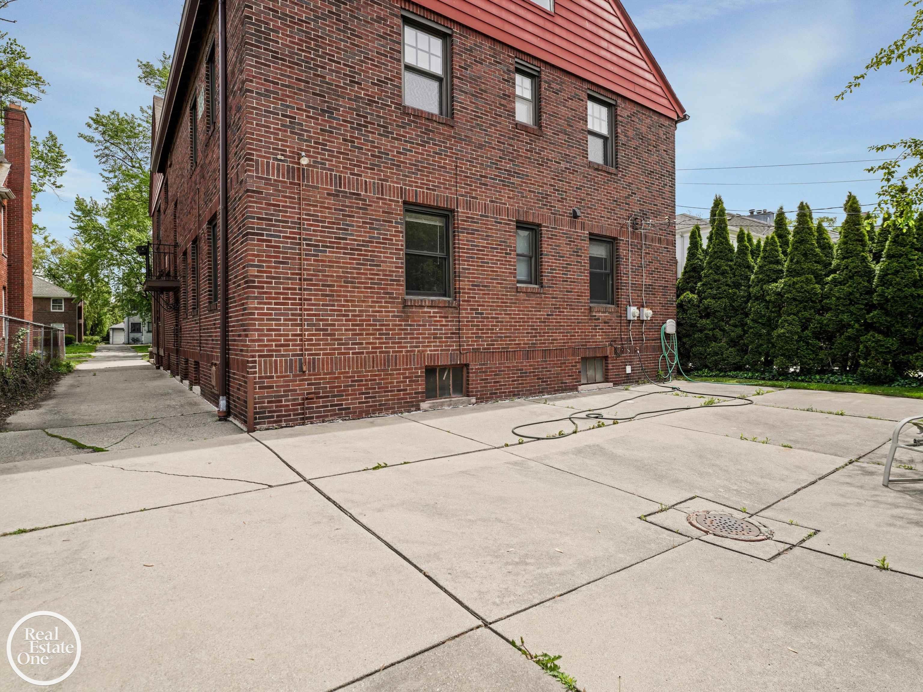 943 Harcourt Road Grosse Pointe, MI 48230 - Photo 40 of 45