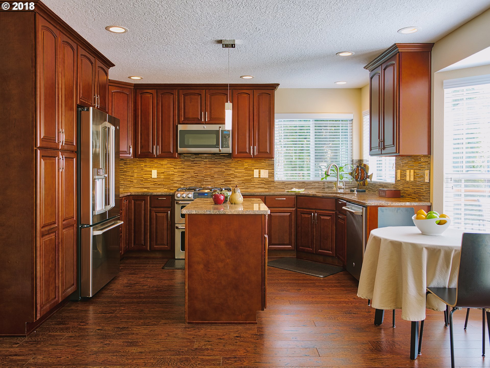 16781 Southwest Hargis Road Beaverton, OR 97007 - Photo 12 of 32 Gallery Image 12