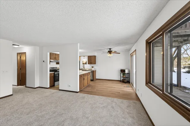 $190,000 | 4372 Buckingham Court, Vadnais Heights, MN 55127