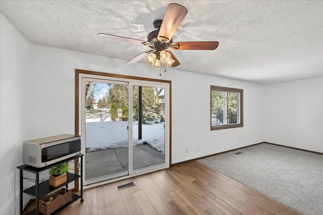 $190,000 | 4372 Buckingham Court, Vadnais Heights, MN 55127