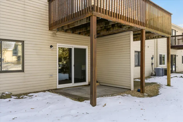 $190,000 | 4372 Buckingham Court, Vadnais Heights, MN 55127