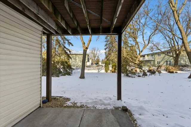 $190,000 | 4372 Buckingham Court, Vadnais Heights, MN 55127