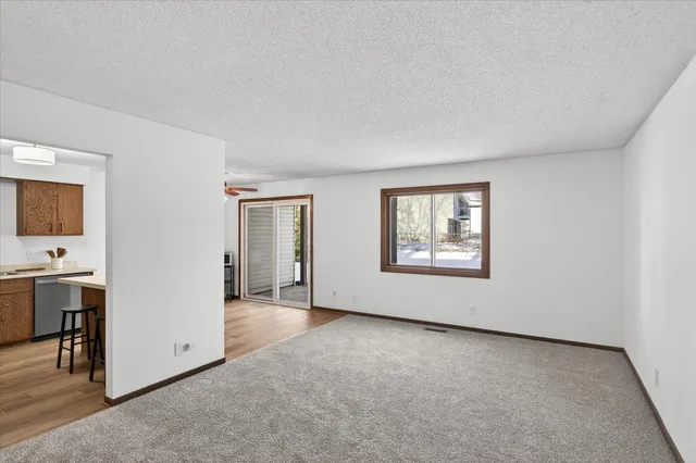 $190,000 | 4372 Buckingham Court, Vadnais Heights, MN 55127