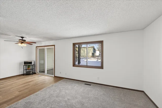 $190,000 | 4372 Buckingham Court, Vadnais Heights, MN 55127