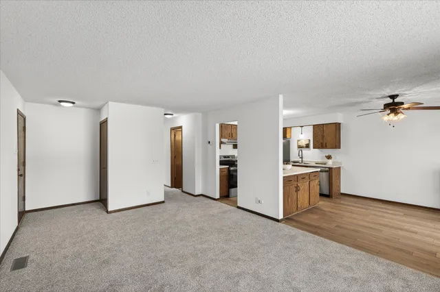 $190,000 | 4372 Buckingham Court, Vadnais Heights, MN 55127