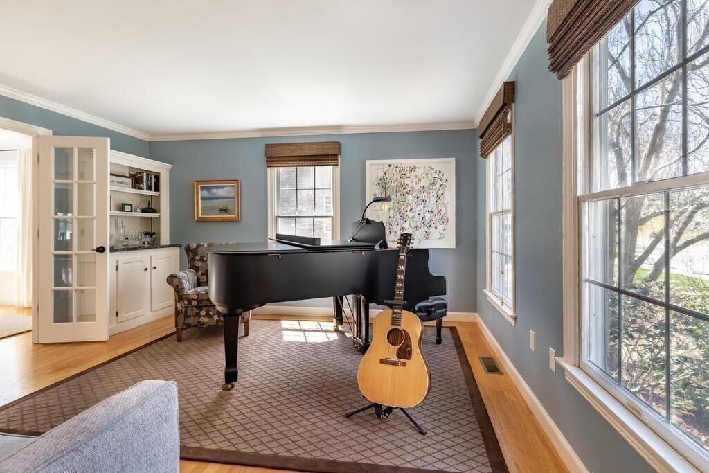 202 Lincoln Street Lexington, MA 02421 - Photo 6 of 37 Gallery Image 6