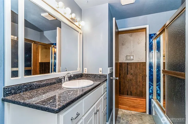 $825,000 | 15729 Larch Way, Lynnwood, WA 98087