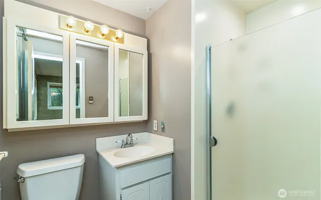 $825,000 | 15729 Larch Way, Lynnwood, WA 98087