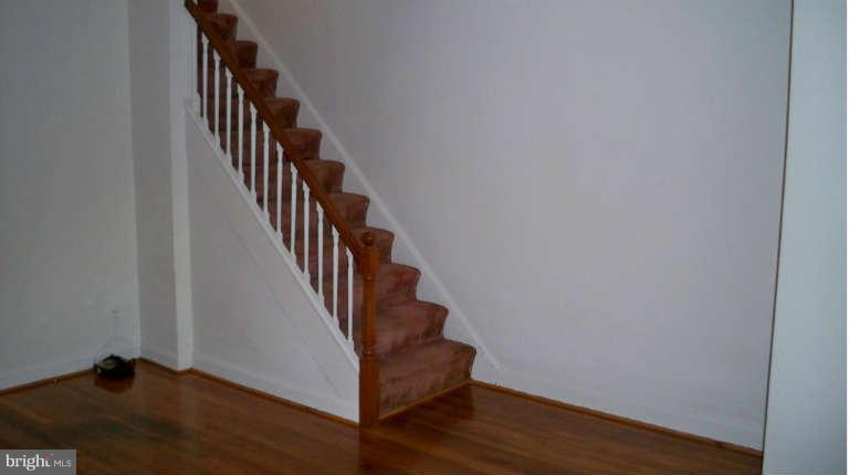 219 Orville Road Baltimore, MD 21221 - Photo 4 of 24 Living Room