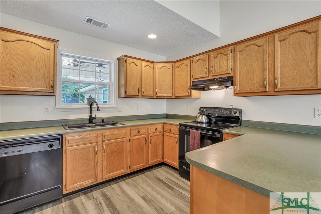 123 Jennifer Circle Rincon, GA 31326 - Photo 12 of 40 Breakfast bar