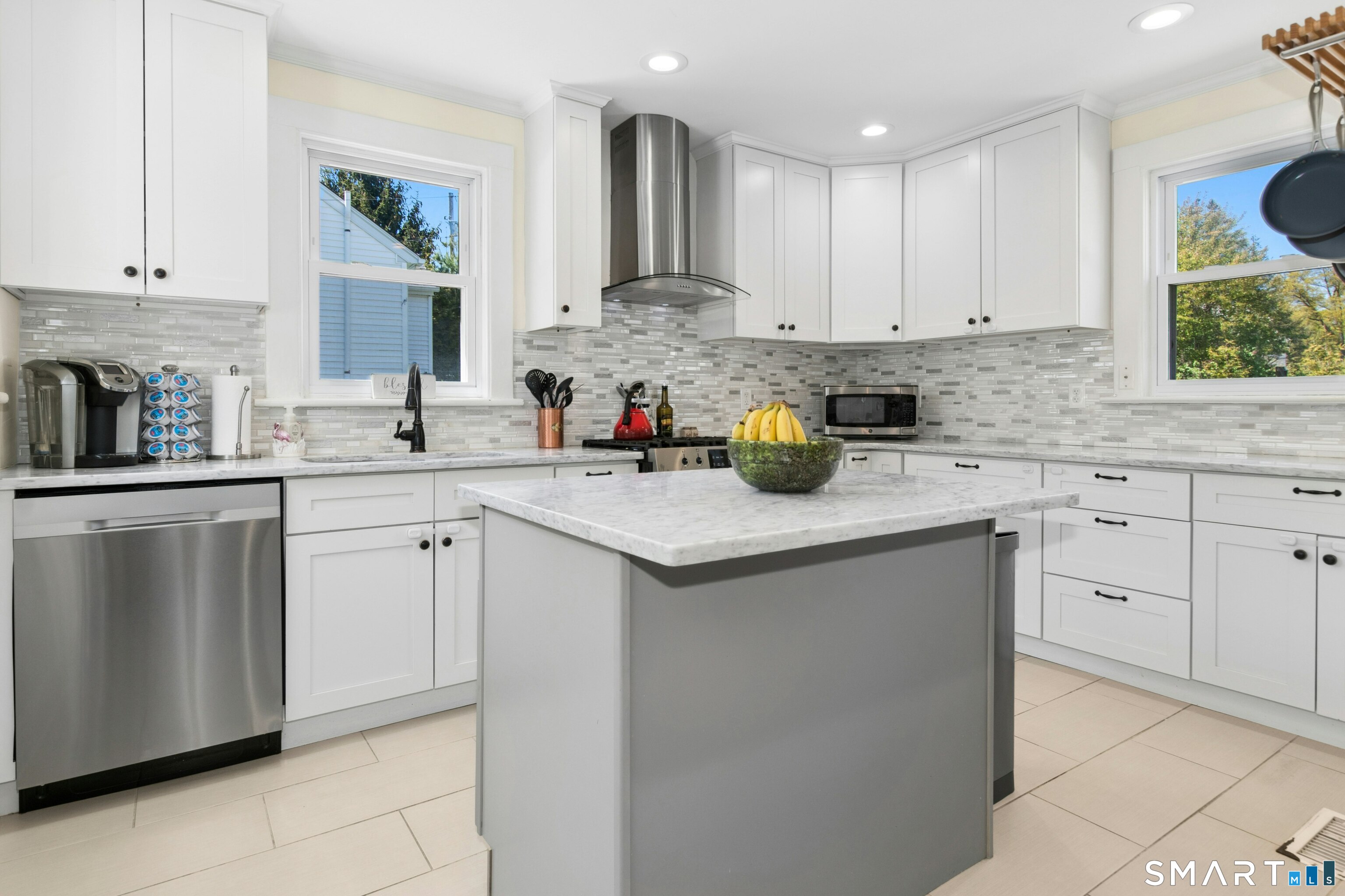 180 Oxford Road Fairfield, CT 06890 - Photo 15 of 27