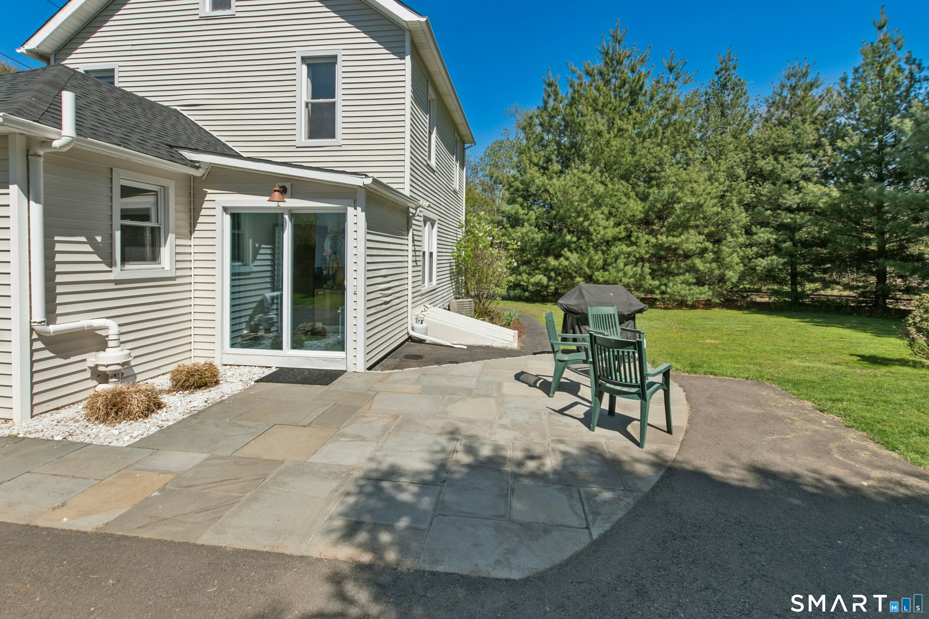 180 Oxford Road Fairfield, CT 06890 - Photo 26 of 27