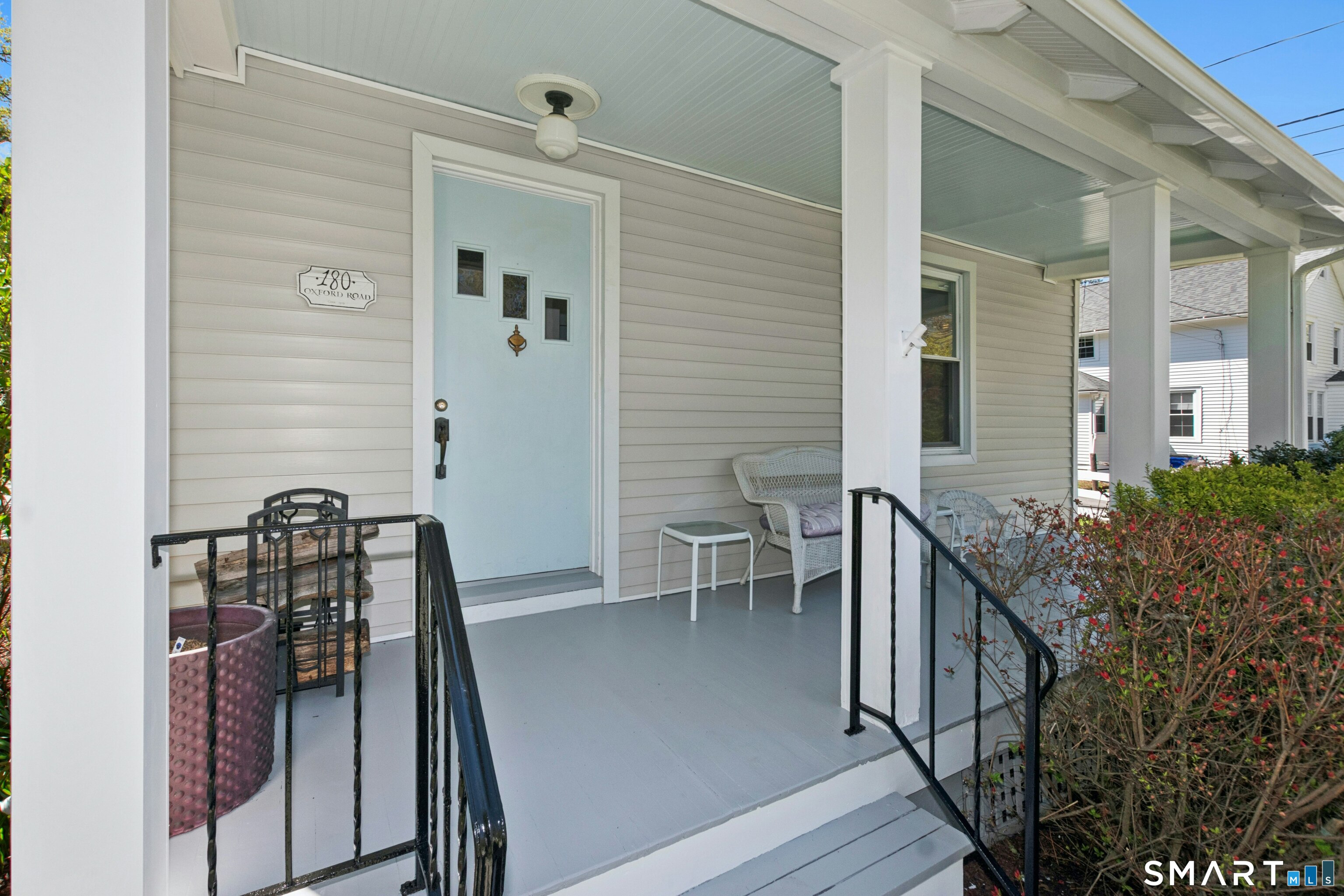 180 Oxford Road Fairfield, CT 06890 - Photo 3 of 27