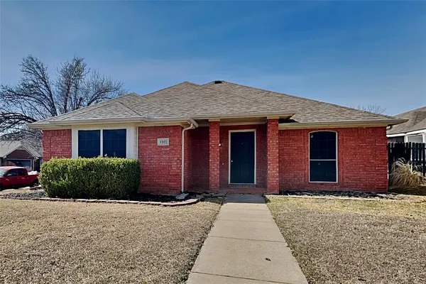 $1,945 | 6901 Club Creek Drive, Fort Worth, TX 76137