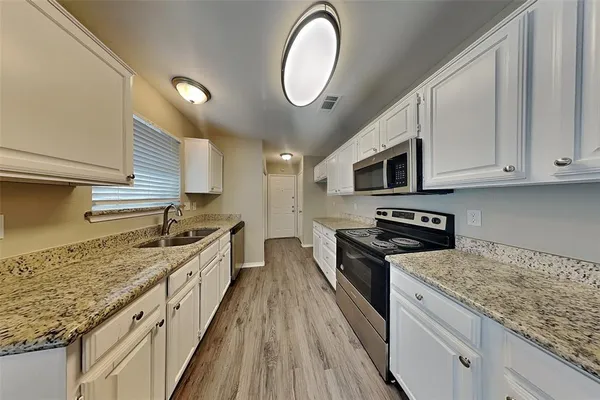 $1,945 | 6901 Club Creek Drive, Fort Worth, TX 76137