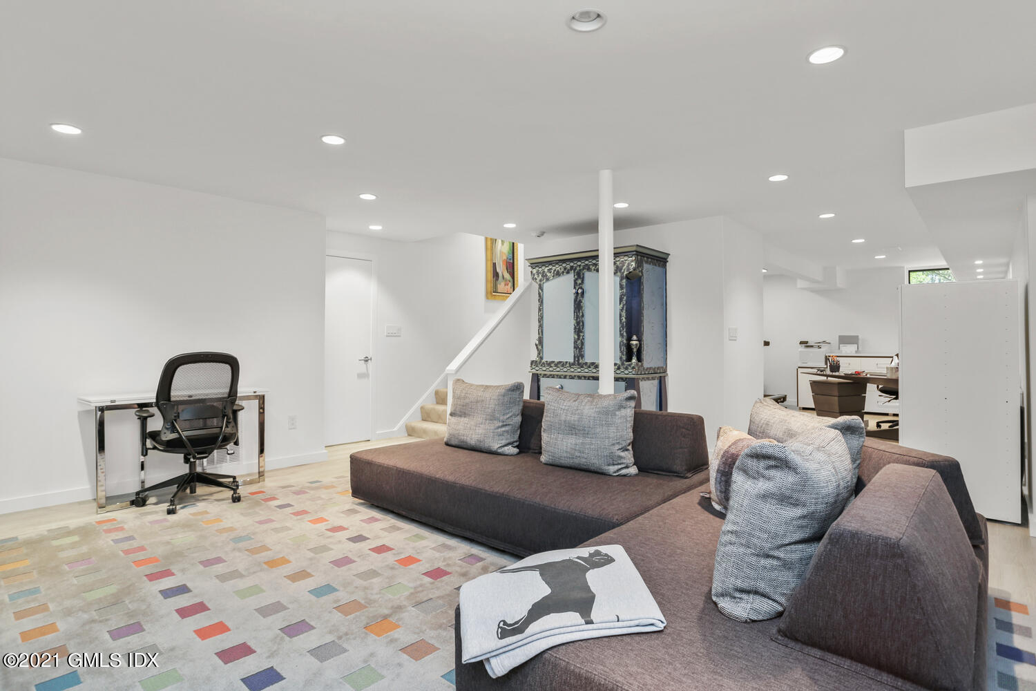 1 Old Church Road, Unit 7 Greenwich, CT 06830 - Photo 32 of 42 a living room with furniture and a piano