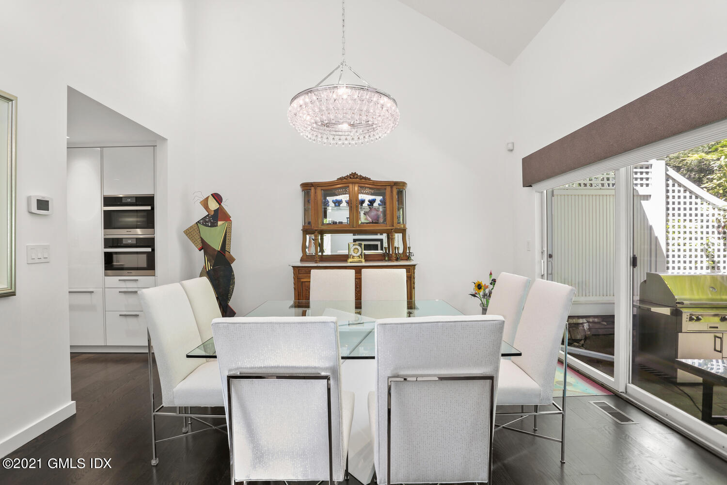 1 Old Church Road, Unit 7 Greenwich, CT 06830 - Photo 10 of 42 a dining room with furniture and window