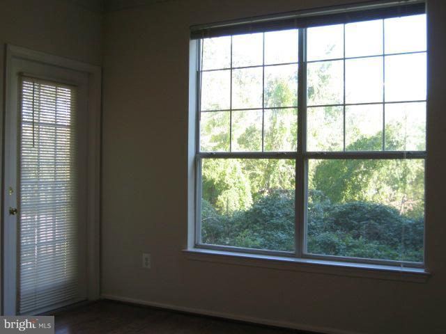 1591 Spring Gate Dr., Unit 3102 McLean, VA 22102 - Photo 12 of 14 Living Room