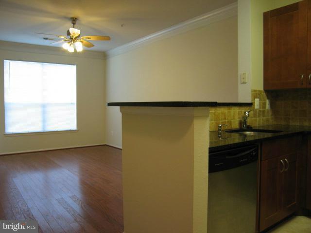 1591 Spring Gate Dr., Unit 3102 McLean, VA 22102 - Photo 9 of 14 Living Room