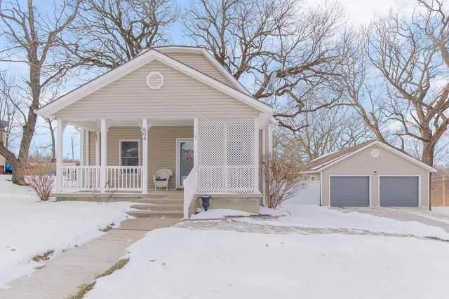 $239,990 | 604 North Independence Street, Harrisonville, MO 64701