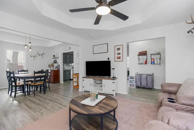 $239,990 | 604 North Independence Street, Harrisonville, MO 64701