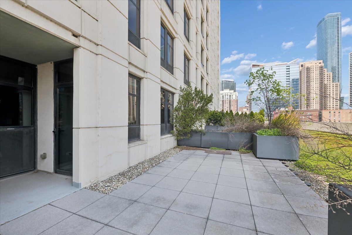 1255 South State Street, Unit 609 Chicago, IL 60605 - Photo 11 of 12