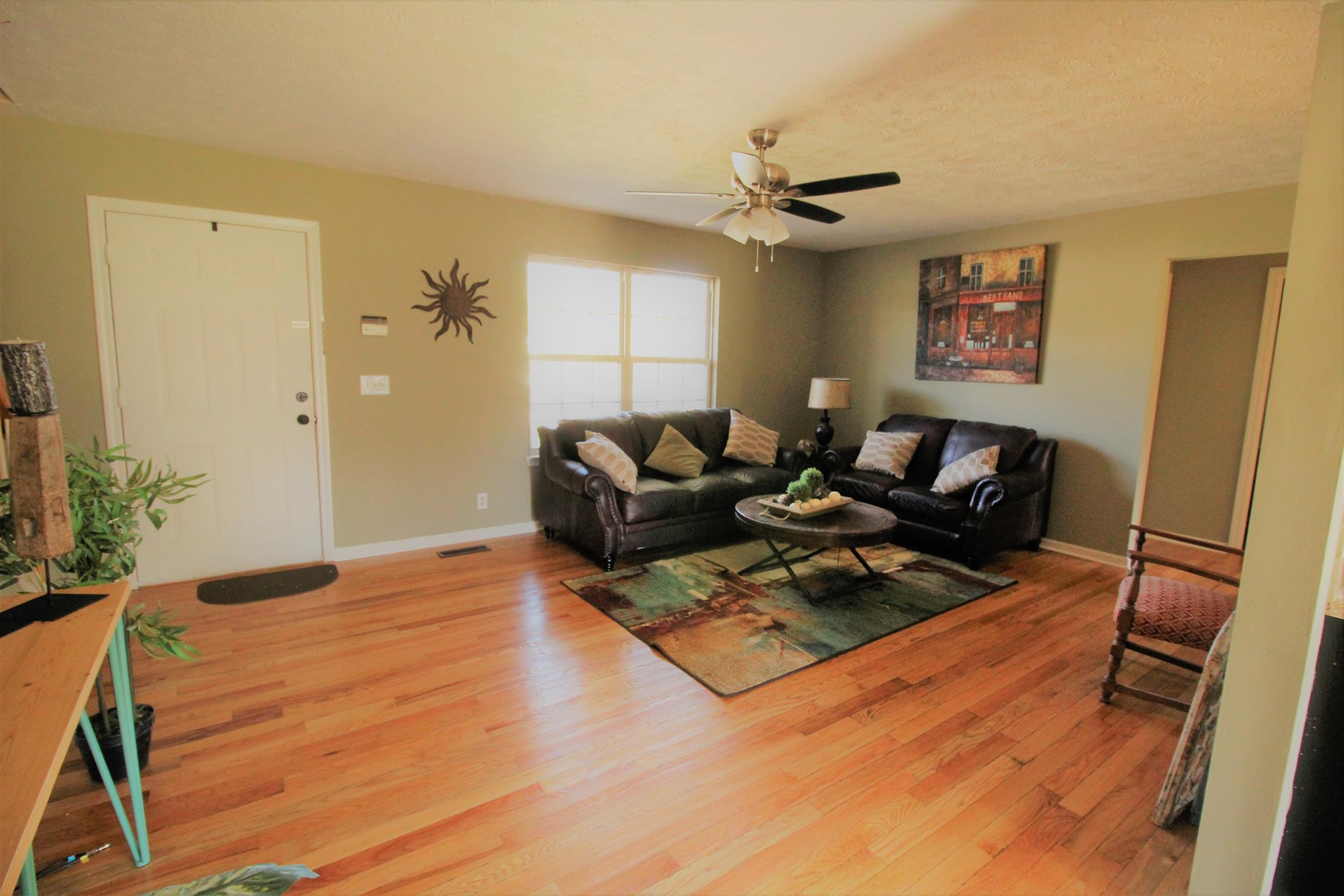 126 Sara Dilton Road Murfreesboro, TN 37127 - Photo 4 of 22 Gallery Image 4