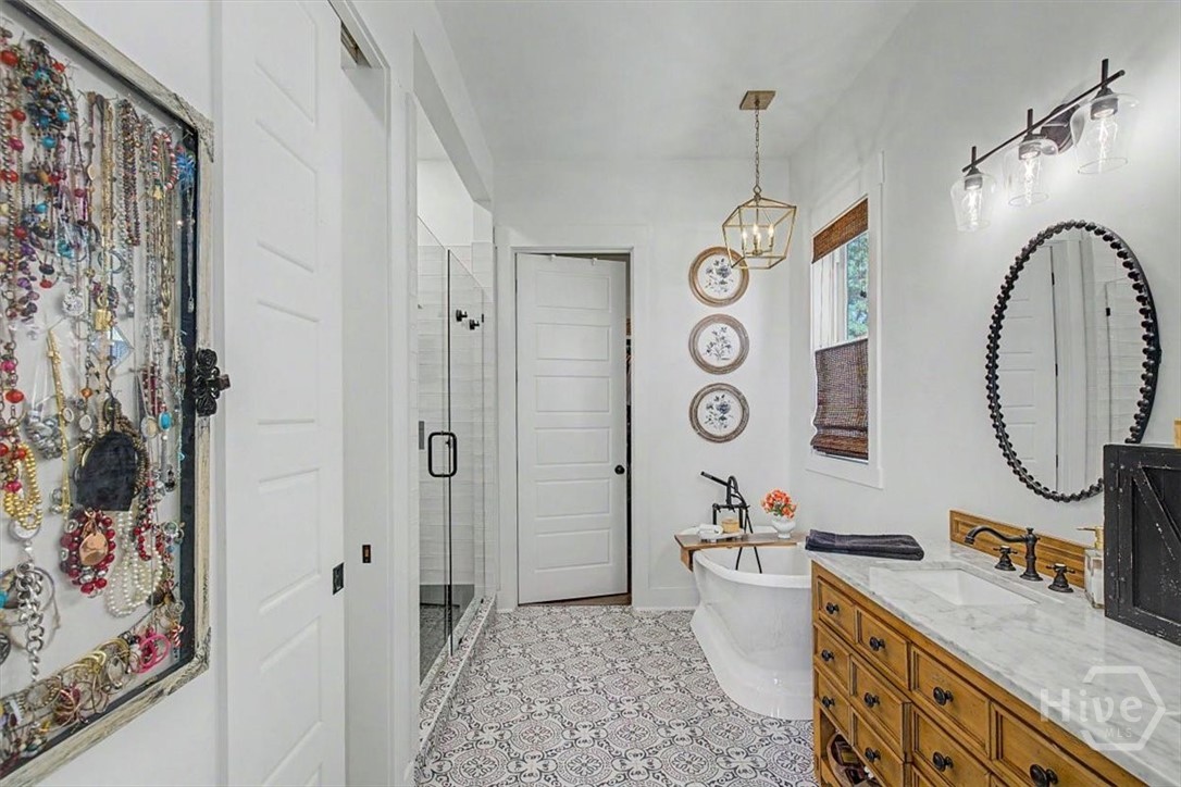 164 River Road Midway, GA 31320 - Photo 21 of 62 Primary Ensuite with walk in closet