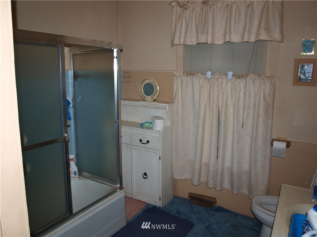 2182 Northwest Rude Road Poulsbo, WA 98370 - Photo 9 of 25 Gallery Image 9