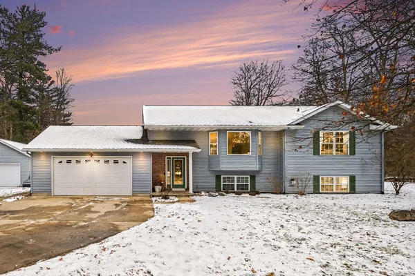 $399,900 | 13396 Lincoln Lake Avenue Northeast, Gowen, MI 49326