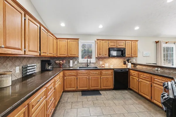 $427,500 | 13396 Lincoln Lake Avenue Northeast, Gowen, MI 49326