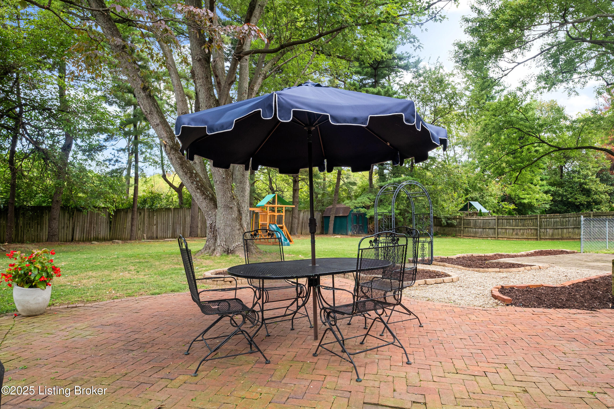 6105 Rodes Drive Louisville, KY 40222 - Photo 35 of 50 6105 rodes_052