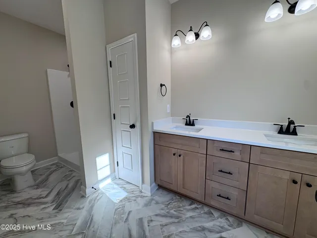 $306,900 | 3670 Drew Farmer Road, La Grange, NC 28551