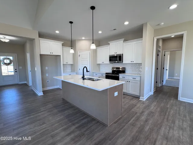 $306,900 | 3670 Drew Farmer Road, La Grange, NC 28551