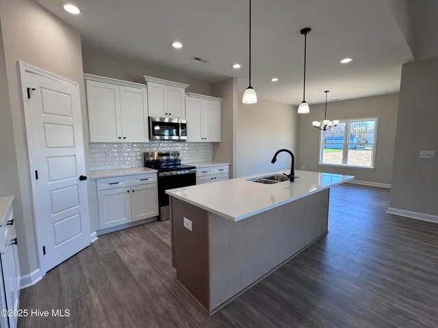 $306,900 | 3670 Drew Farmer Road, La Grange, NC 28551