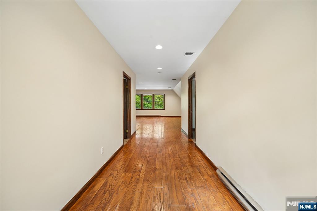 147 Kinnelon Road, Unit REDCARRIAGE Butler, NJ 07405 - Photo 5 of 20 Gallery Image 5