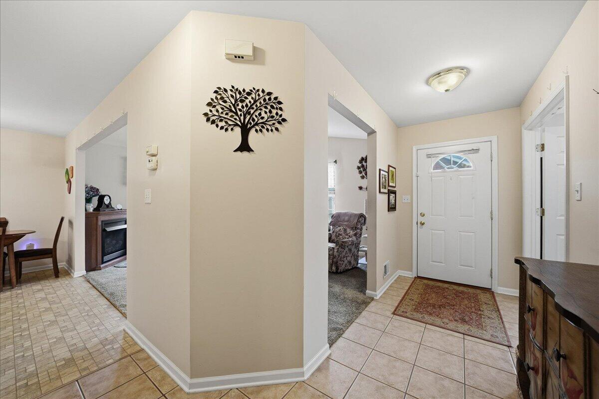 352 West 43rd Court Griffith, IN 46319 - Photo 3 of 19