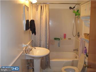 13 West Mill Road Maple Shade, NJ 08052 - Photo 4 of 6 Bathroom