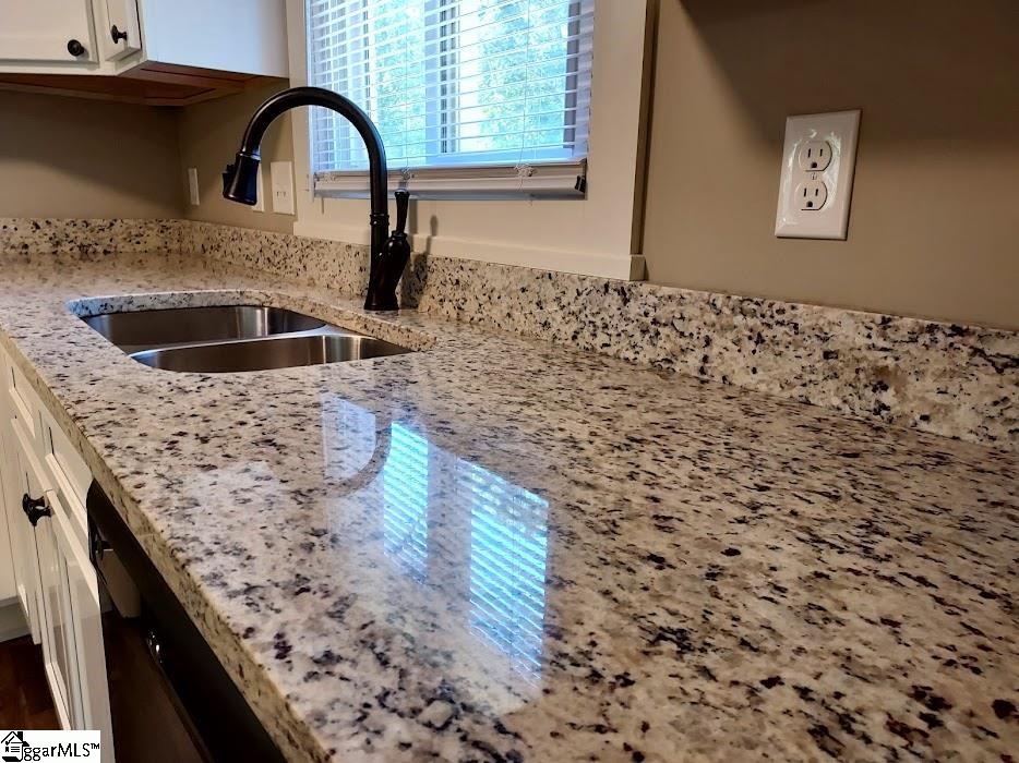 2046 Ireland Road Easley, SC 29640 - Photo 6 of 21
