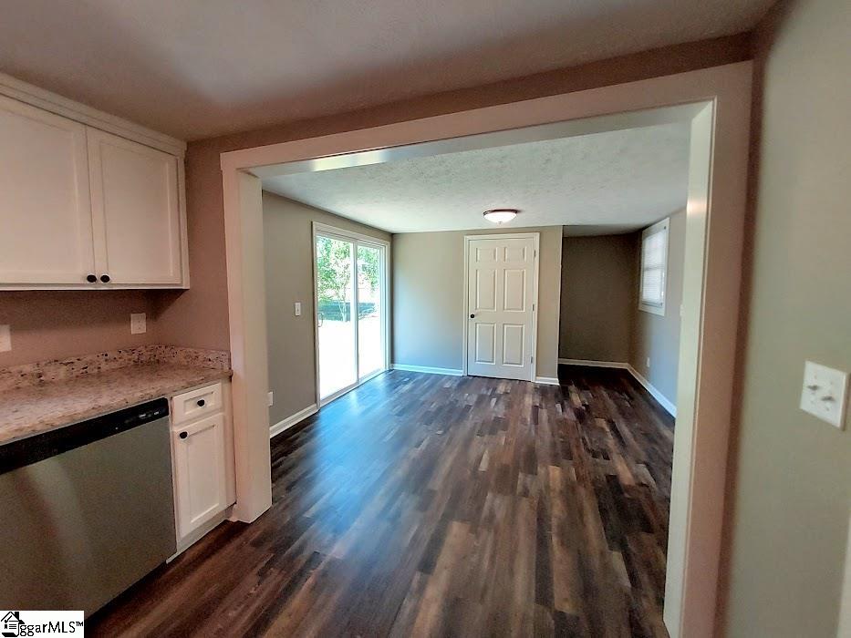 2046 Ireland Road Easley, SC 29640 - Photo 9 of 21