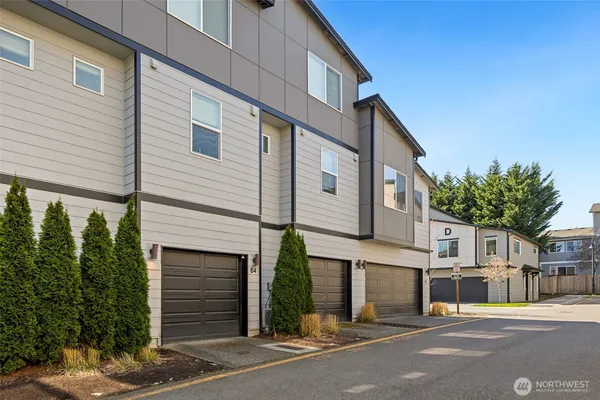 $2,500 | 3230 148th Street Southwest, Unit B4, Lynnwood, WA 98087
