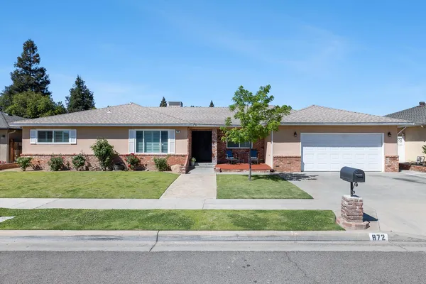 $499,900 | 872 East Spruce Avenue, Fresno, CA 93720