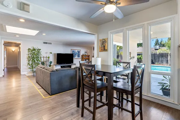 $499,900 | 872 East Spruce Avenue, Fresno, CA 93720