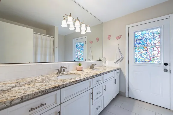 $499,900 | 872 East Spruce Avenue, Fresno, CA 93720