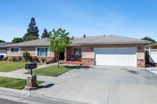 $499,900 | 872 East Spruce Avenue, Fresno, CA 93720